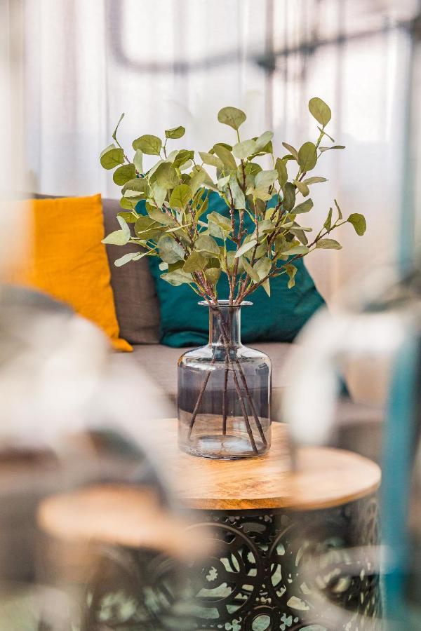 Stylish Oasis With Ac And Parking Apartment