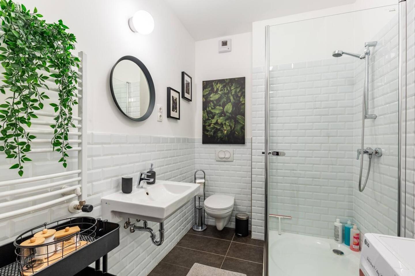 Stylish Oasis With Ac And Parking Apartment *